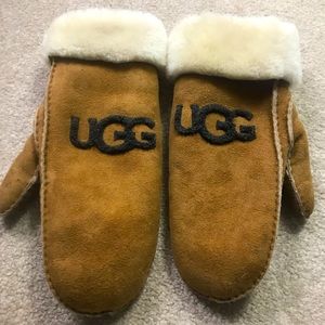 UGG Australia Women’s Suede Logo Mitten Gloves  Chestnut S/M Lined